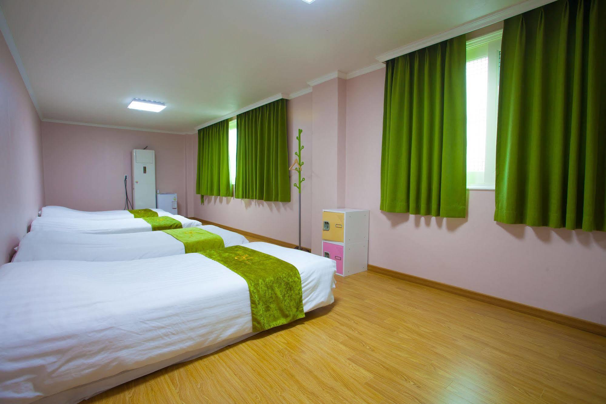 Jeju R Hotel & Guesthouse Exterior foto