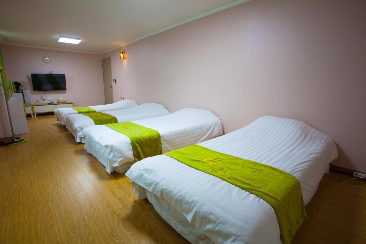 Jeju R Hotel & Guesthouse Exterior foto
