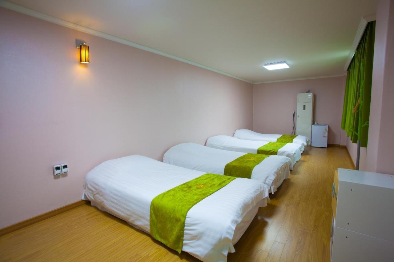 Jeju R Hotel & Guesthouse Habitación foto
