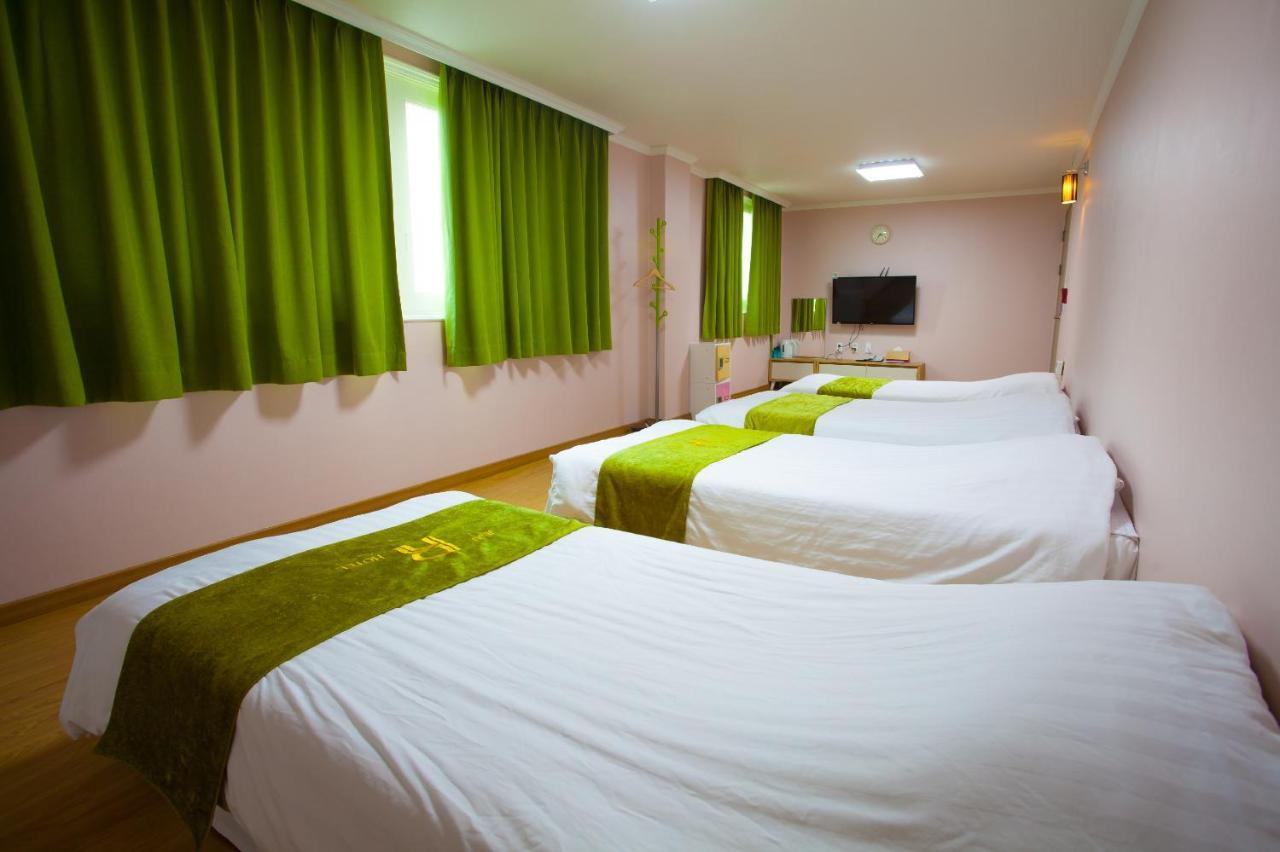 Jeju R Hotel & Guesthouse Habitación foto